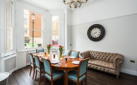 4 Bedroom House Up To 10 People At Heart Of Kensington And Chelsea