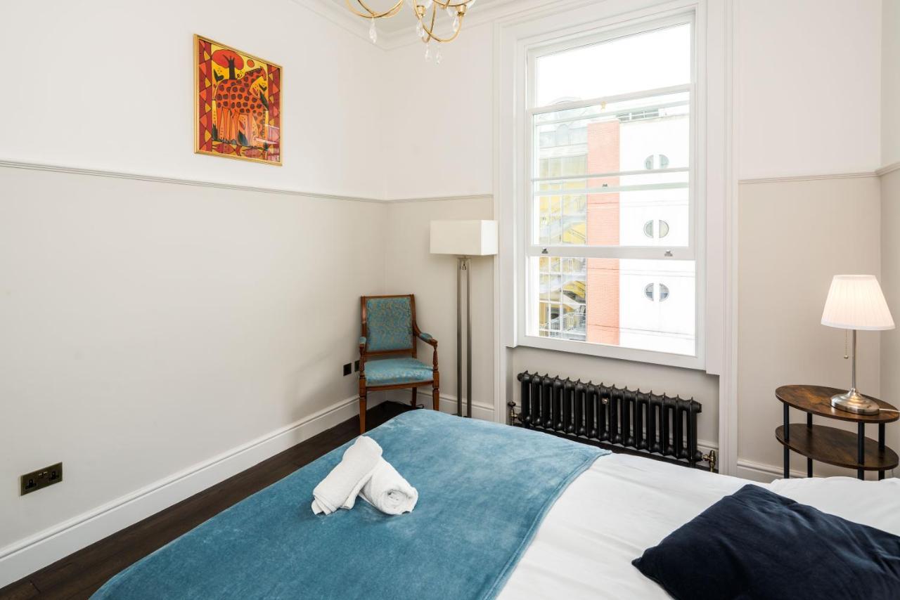 4 Bedroom House Up To 10 People At Heart Of Kensington And Chelsea London Exterior photo