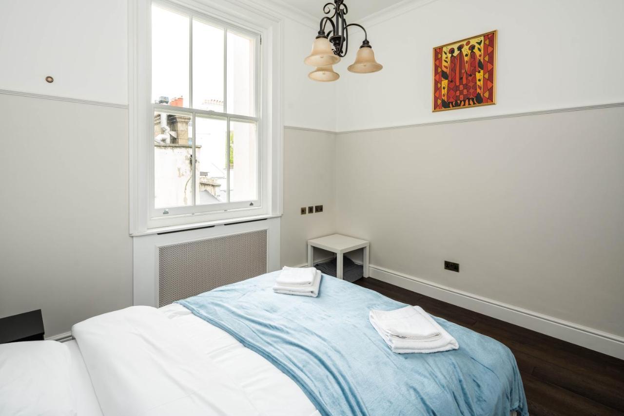 4 Bedroom House Up To 10 People At Heart Of Kensington And Chelsea London Exterior photo